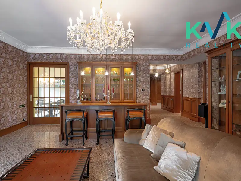 Prodej bytu 6 pokojů a více 252 m², Karlovy Vary – náhled fotky 3