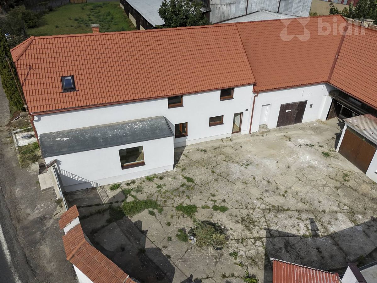 Prodej rodinného domu 140 m², pozemek 327 m² – fotografie 4