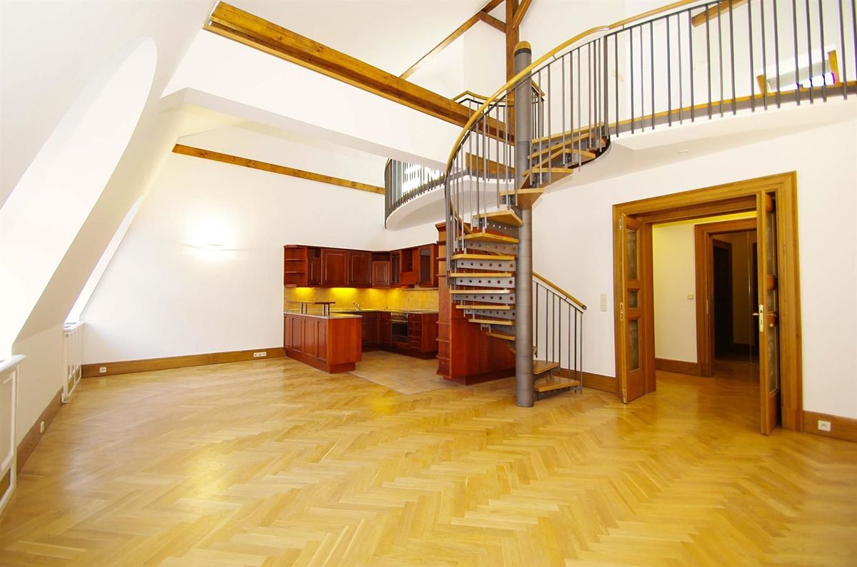 Pronájem bytu atypický 195 m²