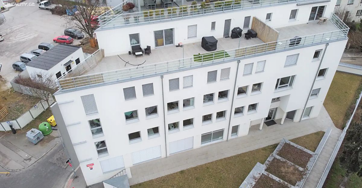 Pronájem kanceláře 109 m², Praha – fotka 1 z 3