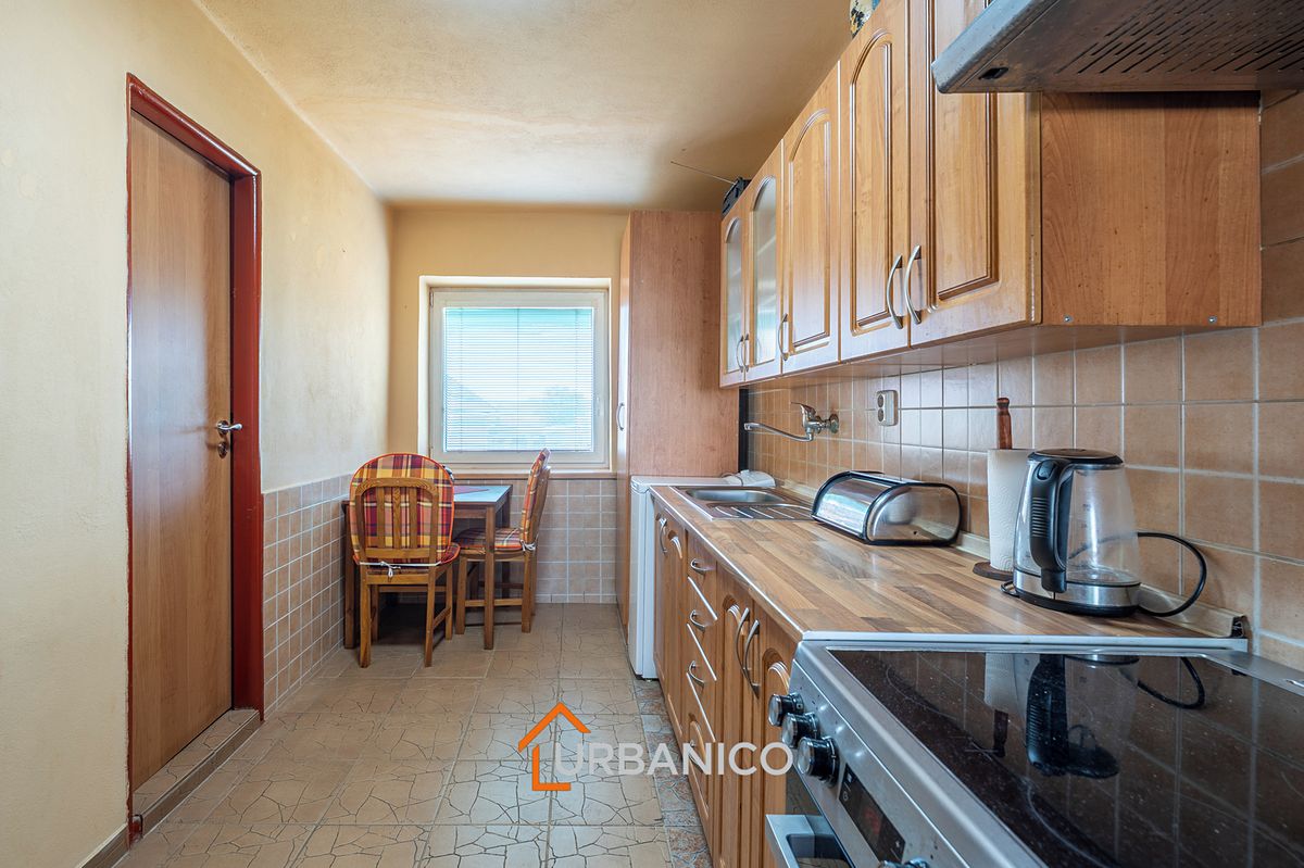 Prodej rodinného domu 100 m², pozemek 684 m² – fotografie 2