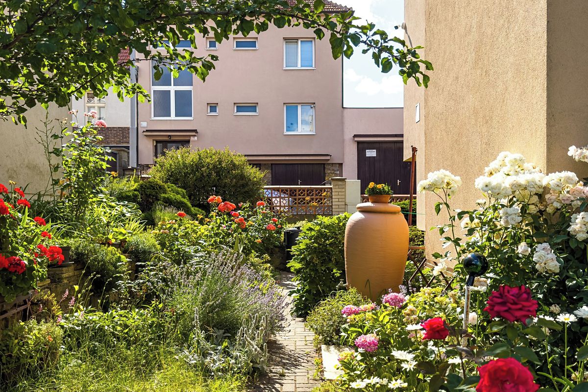 Prodej rodinného domu 245 m², pozemek 390 m² – fotografie 2
