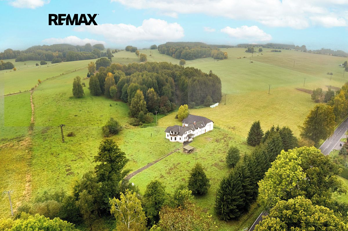 Prodej rodinného domu 555 m², pozemek 114059 m² – fotografie 2