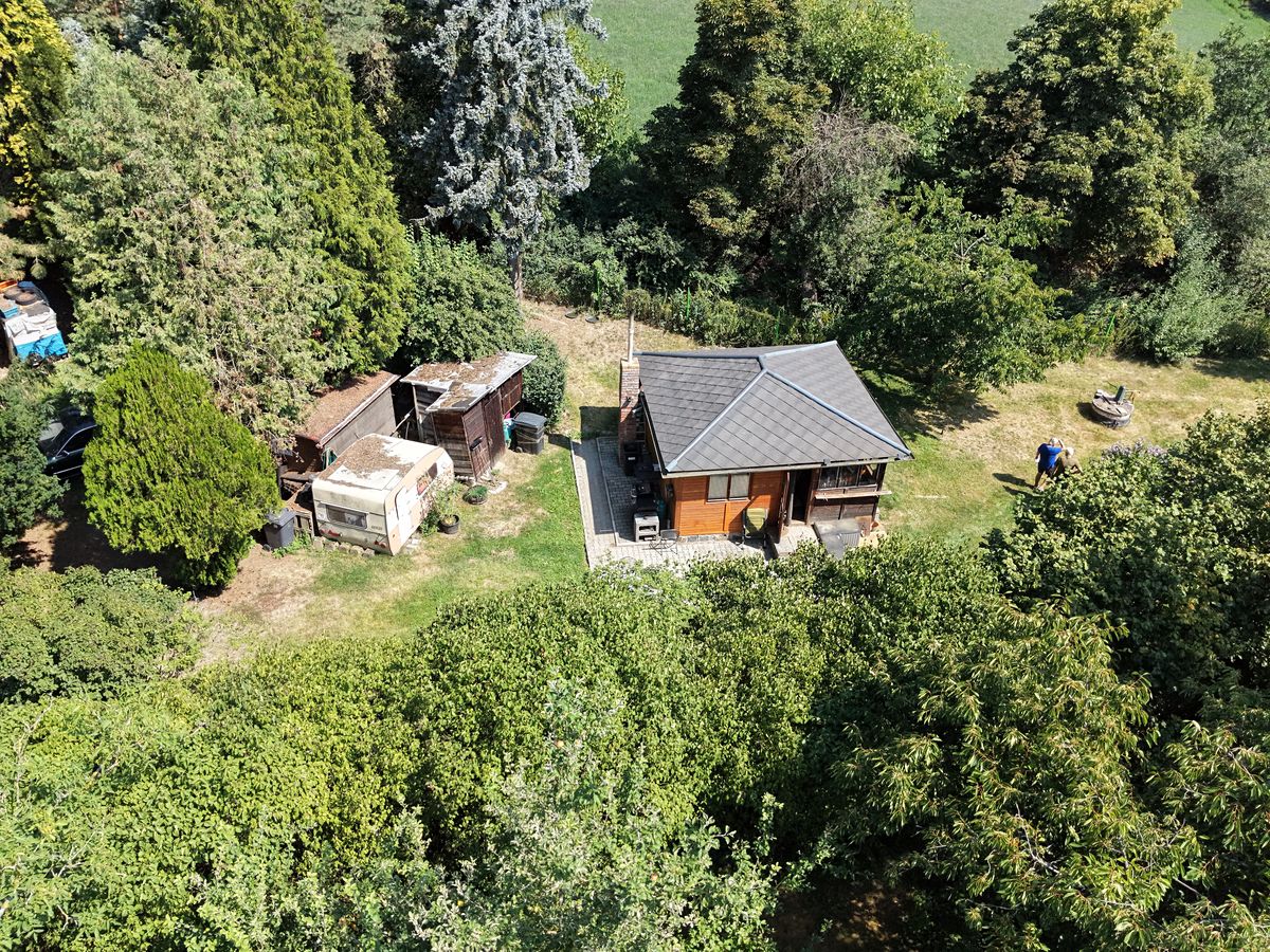 Prodej chaty 28 m², pozemek 1330 m² – fotografie 2