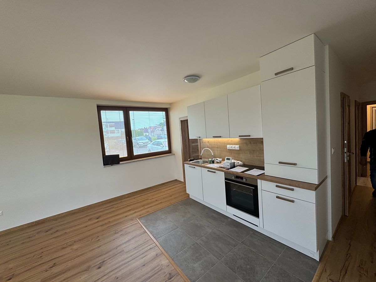 Pronájem bytu 2+kk 54 m² – fotografie 2