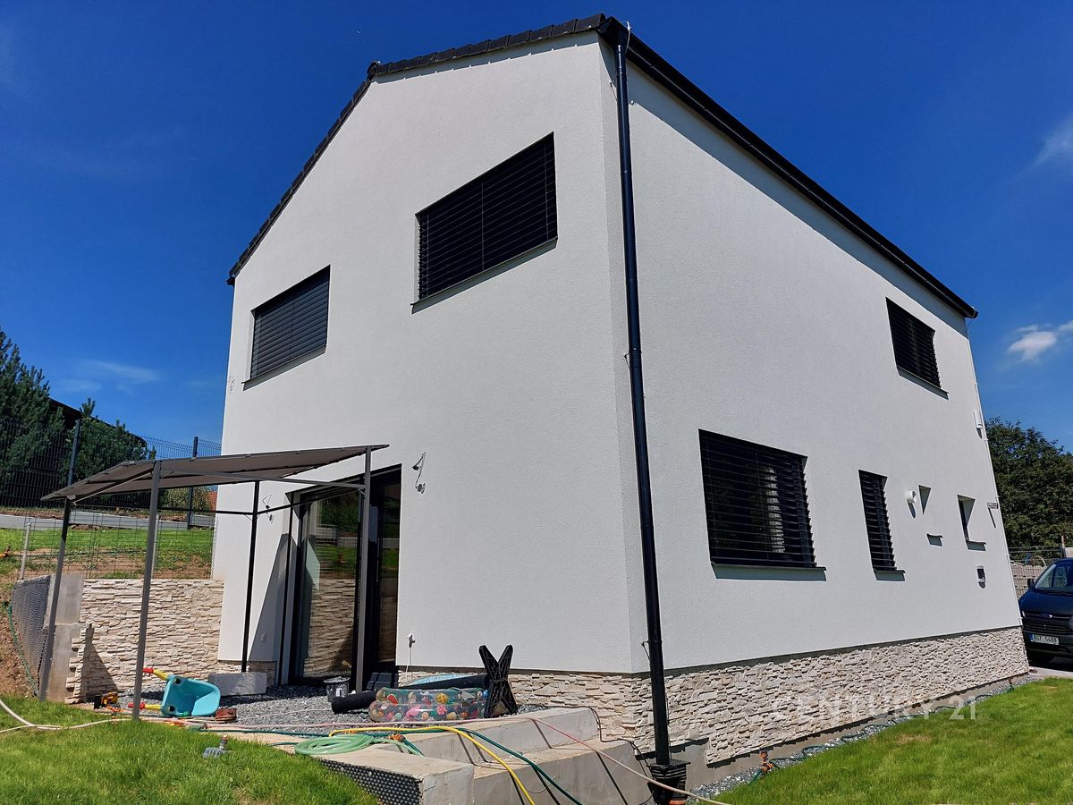 Prodej rodinného domu 105 m², pozemek 390 m² – fotografie 2