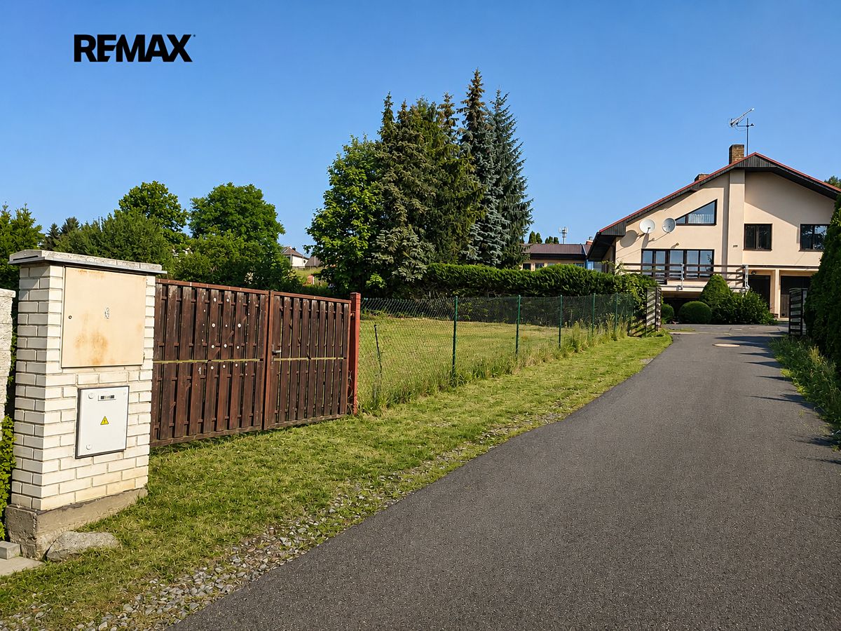 Pronájem stavebního pozemku 718 m² – fotografie 2