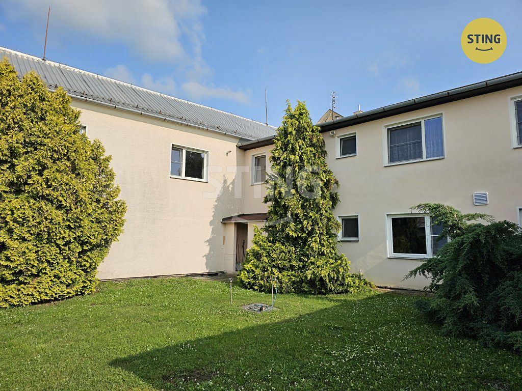 Prodej rodinného domu 550 m², pozemek 1109 m² – fotografie 2
