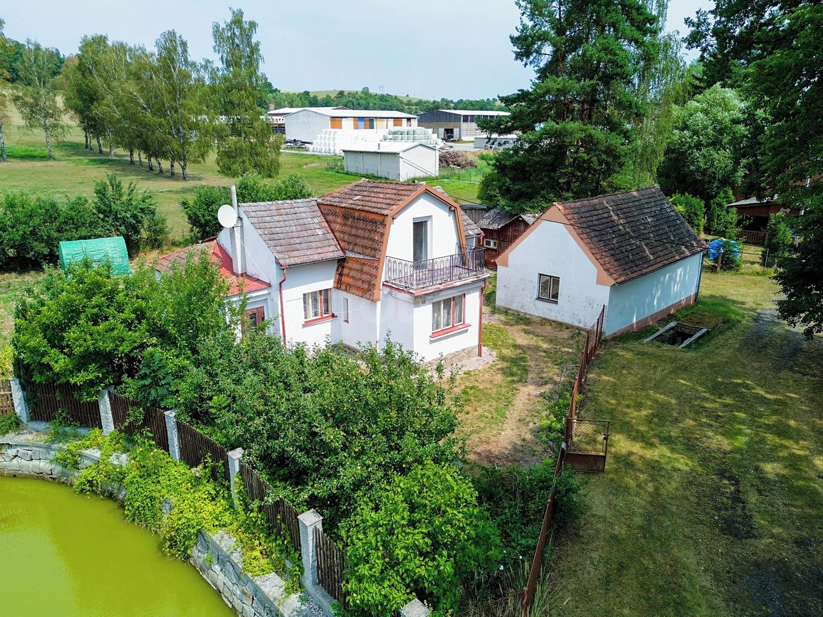 Prodej rodinného domu 120 m², pozemek 1127 m² – fotografie 3