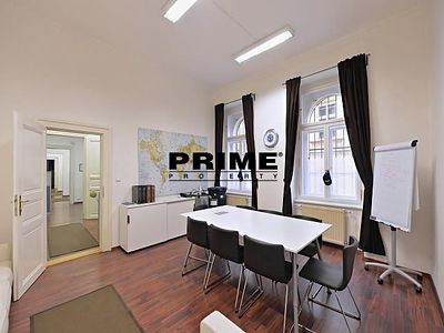 Pronájem kanceláře 228 m²