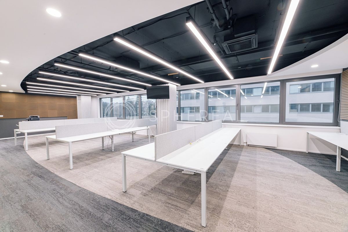 Pronájem kanceláře 1720 m² – fotografie 2