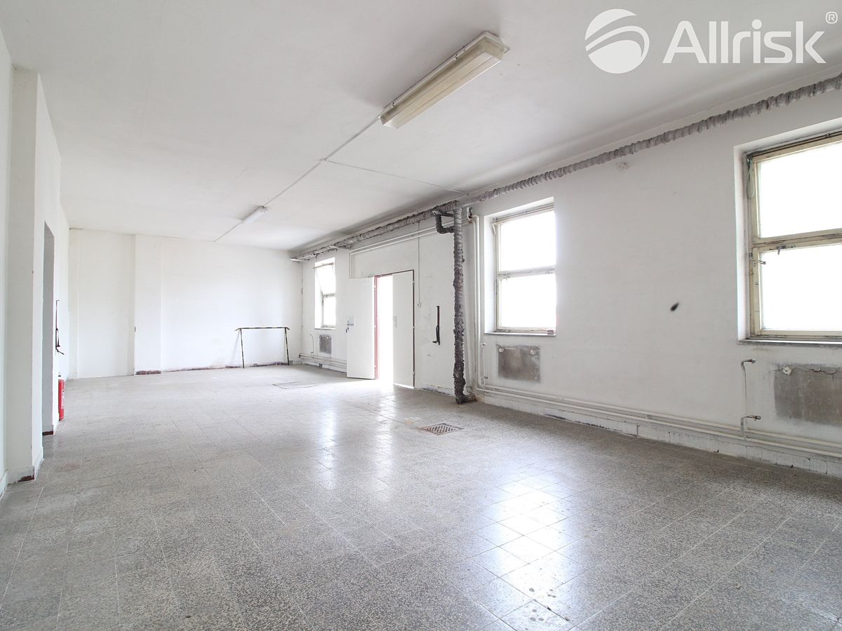 Pronájem skladového prostoru 138 m²
