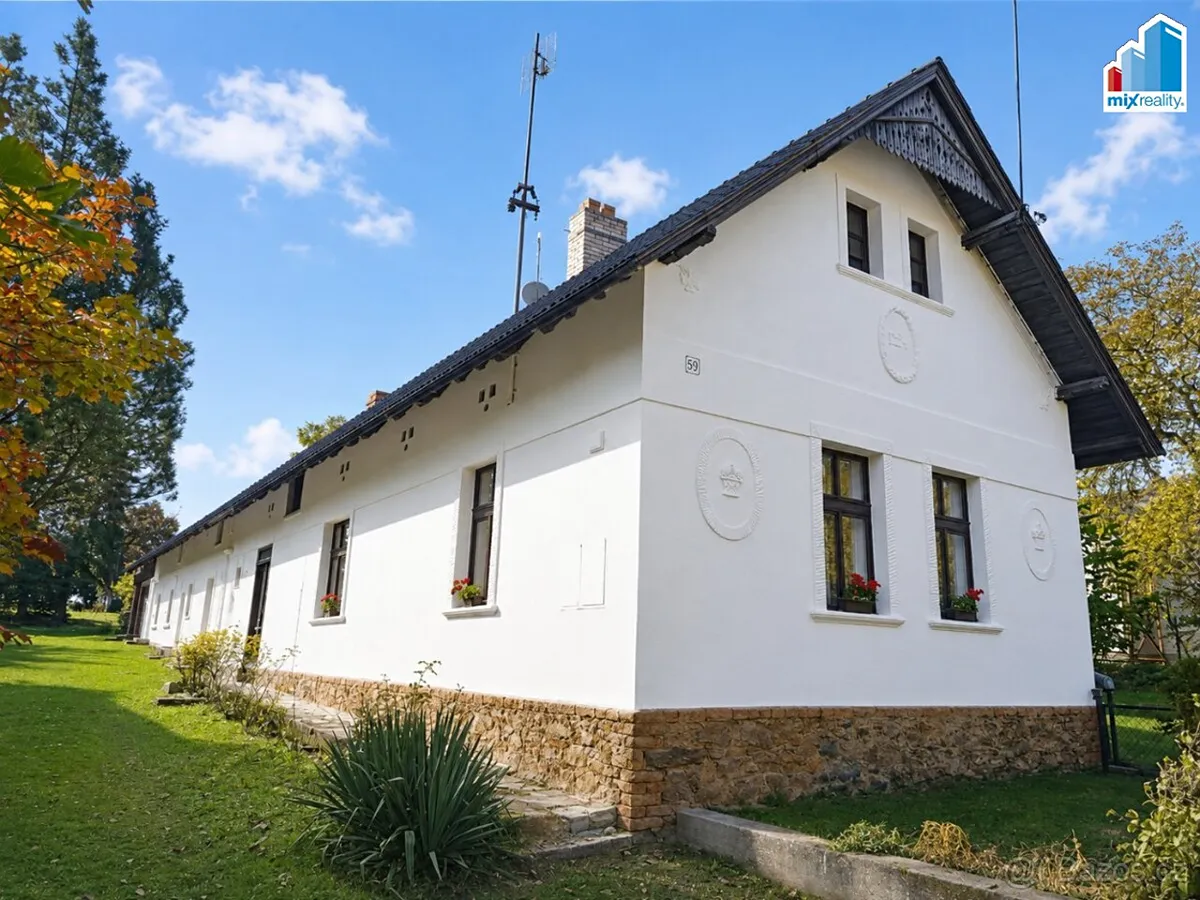 Prodej rodinného domu 240 m², pozemek 3320 m²