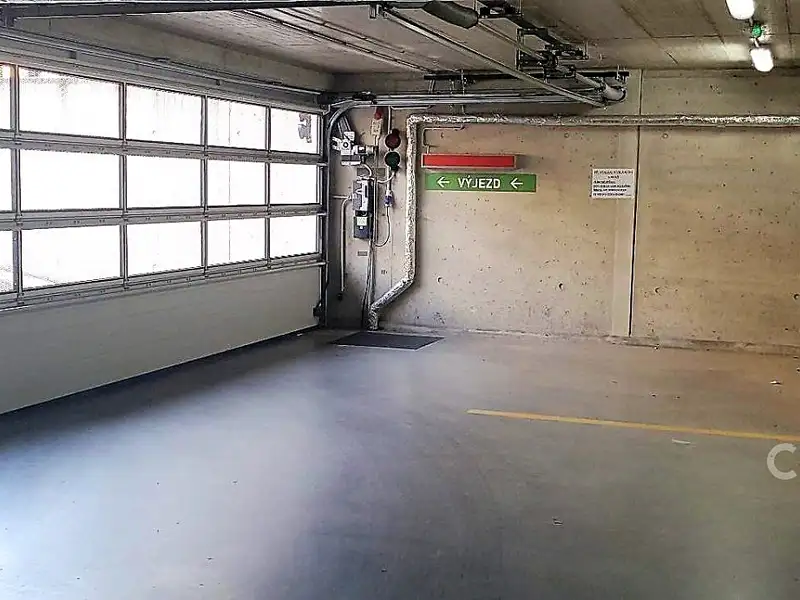 Prodej garáže 14 m², Praha – náhled fotky 3