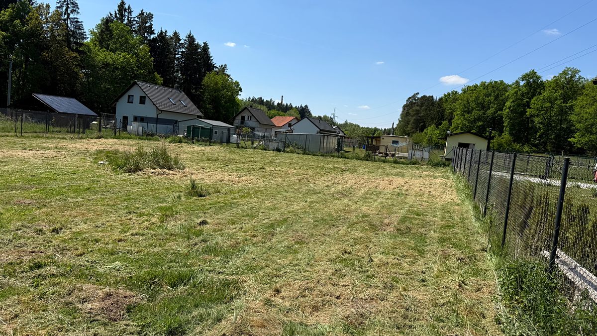 Prodej stavebního pozemku 947 m² – fotografie 5