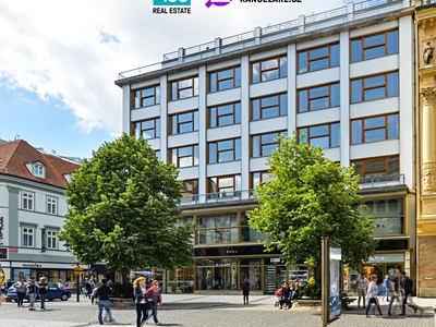 Pronájem kanceláře 596 m²