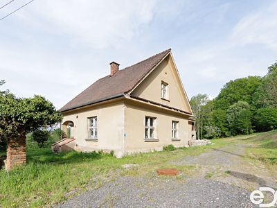 Prodej rodinného domu 279 m², pozemek 4815 m²
