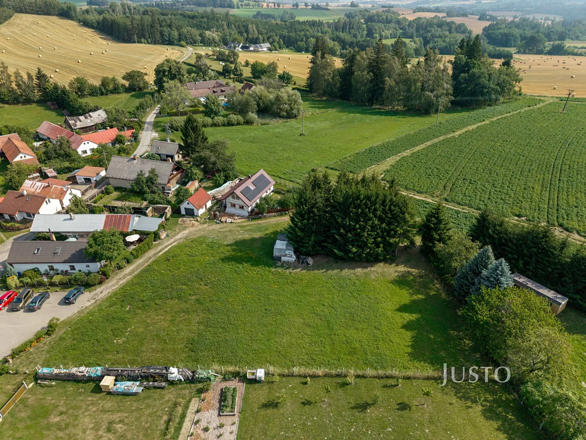 Prodej stavebního pozemku 2476 m²