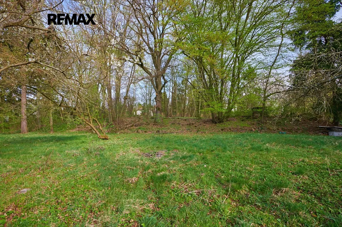 Prodej stavebního pozemku 1094 m²