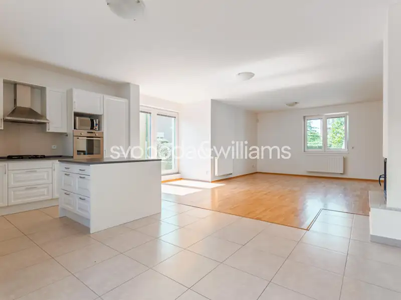 Pronájem rodinného domu 350 m², pozemek 1174 m², Průhonice – náhled fotky 1