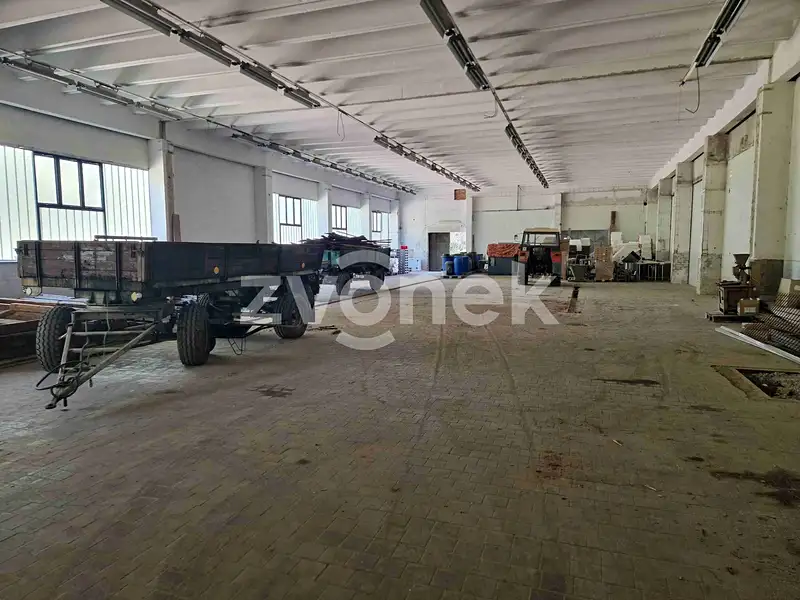 Pronájem skladového prostoru 1000 m², Kunovice – náhled fotky 3