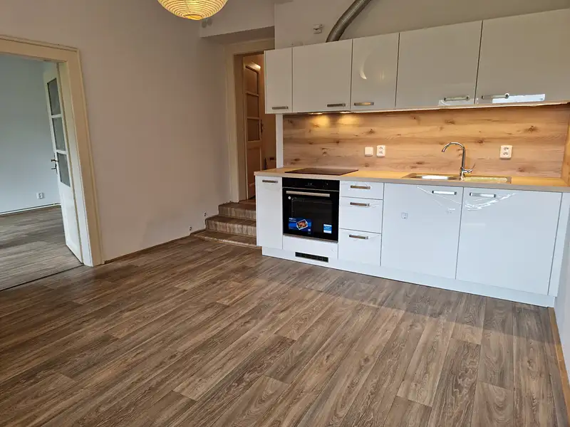 Pronájem bytu 2+kk 40 m², Praha – náhled fotky 1