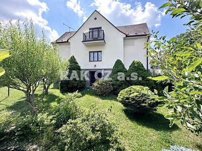 Prodej  rodinného domu 195 m², pozemek 636 m²