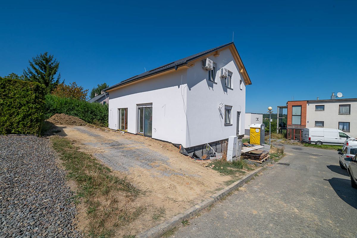 Prodej rodinného domu 92 m², pozemek 136 m² – fotografie 4