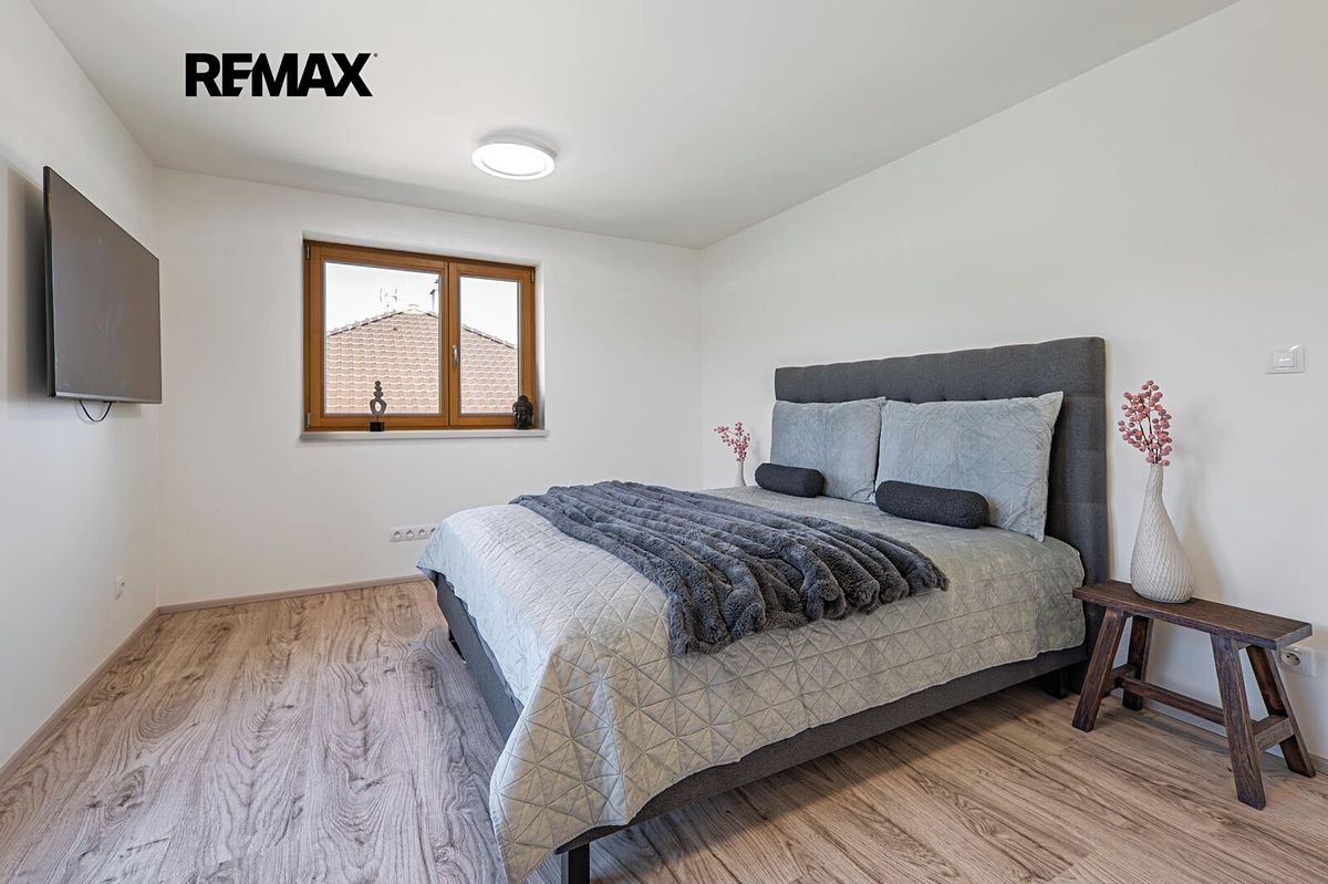 Prodej rodinného domu 162 m², pozemek 836 m² – fotografie 5