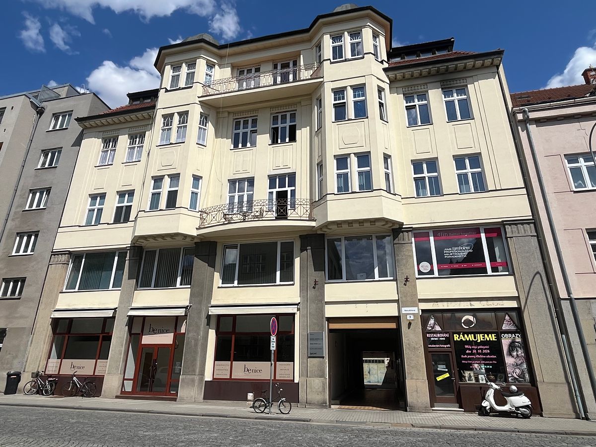 Pronájem obchodního prostoru 67 m²