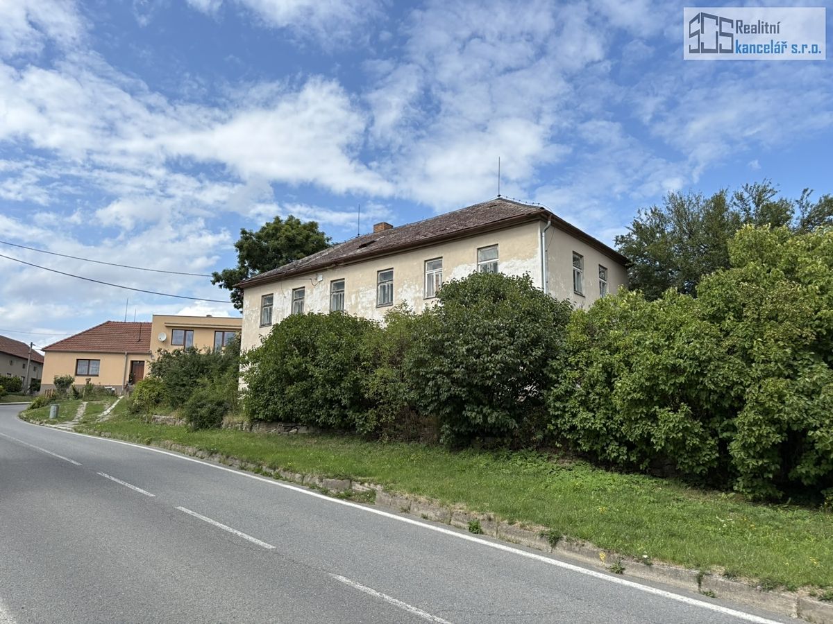 Prodej rodinného domu 620 m², pozemek 1319 m² – fotografie 2