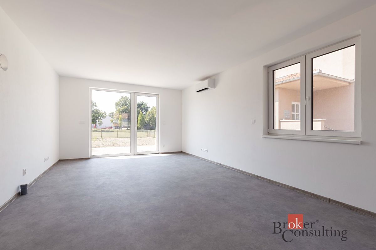Prodej rodinného domu 100 m², pozemek 699 m² – fotografie 3