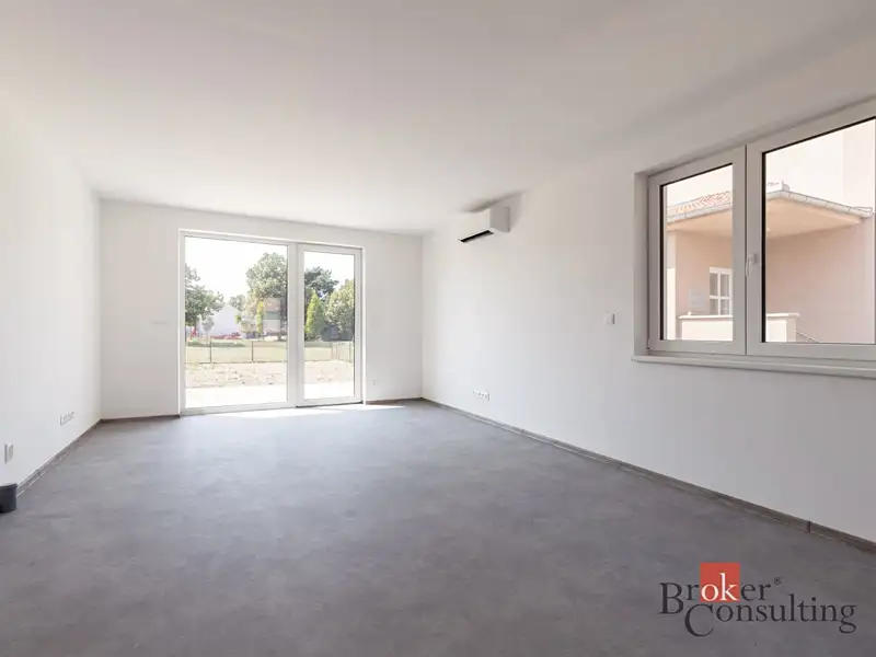 Prodej rodinného domu 100 m², pozemek 699 m², Miroslav – náhled fotky 3