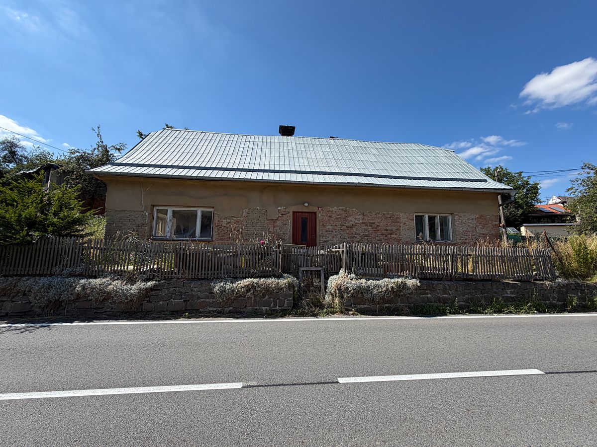 Prodej rodinného domu 250 m², pozemek 605 m²
