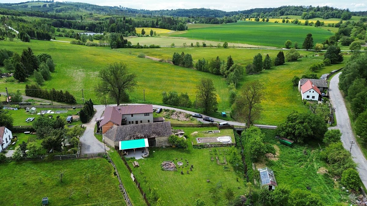 Prodej rodinného domu 360 m², pozemek 2800 m² – fotografie 4