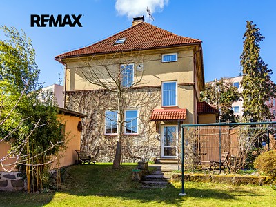 Prodej  rodinného domu 294 m², pozemek 813 m²