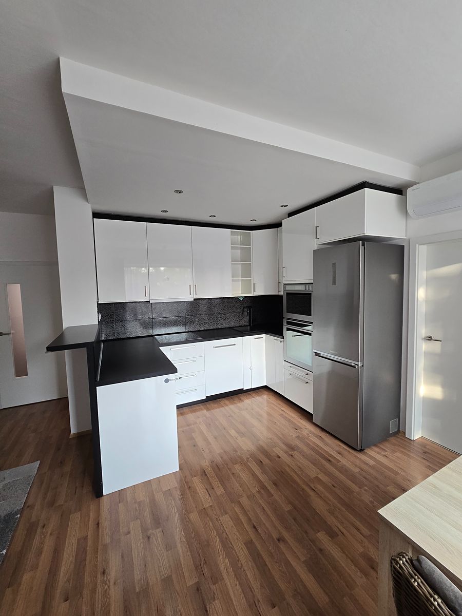 Pronájem bytu 3+kk 85 m² – fotografie 4