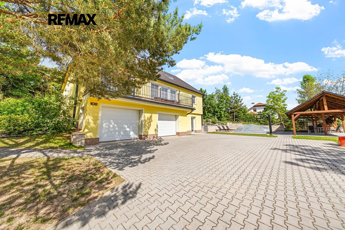 Prodej rodinného domu 300 m², pozemek 150 m² – fotografie 2