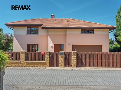 Prodej  rodinného domu 241 m², pozemek 742 m²