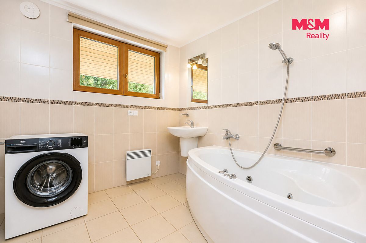 Prodej rodinného domu 156 m², pozemek 910 m² – fotografie 5