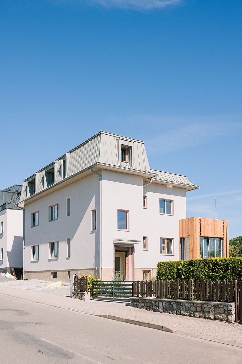 Pronájem bytu 4+kk 99 m² – fotografie 2