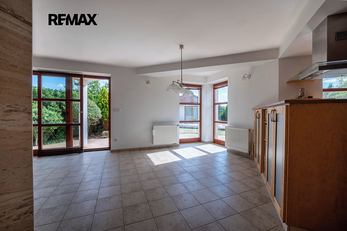 Prodej rodinného domu 168 m², pozemek 1017 m² – fotografie 5
