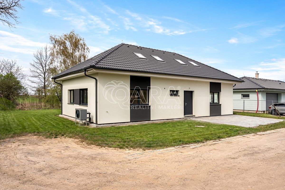 Prodej rodinného domu 190 m², pozemek 846 m² – fotografie 3