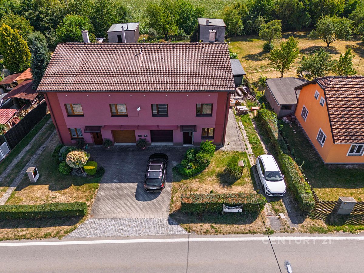 Prodej rodinného domu 197 m², pozemek 817 m² – fotografie 2
