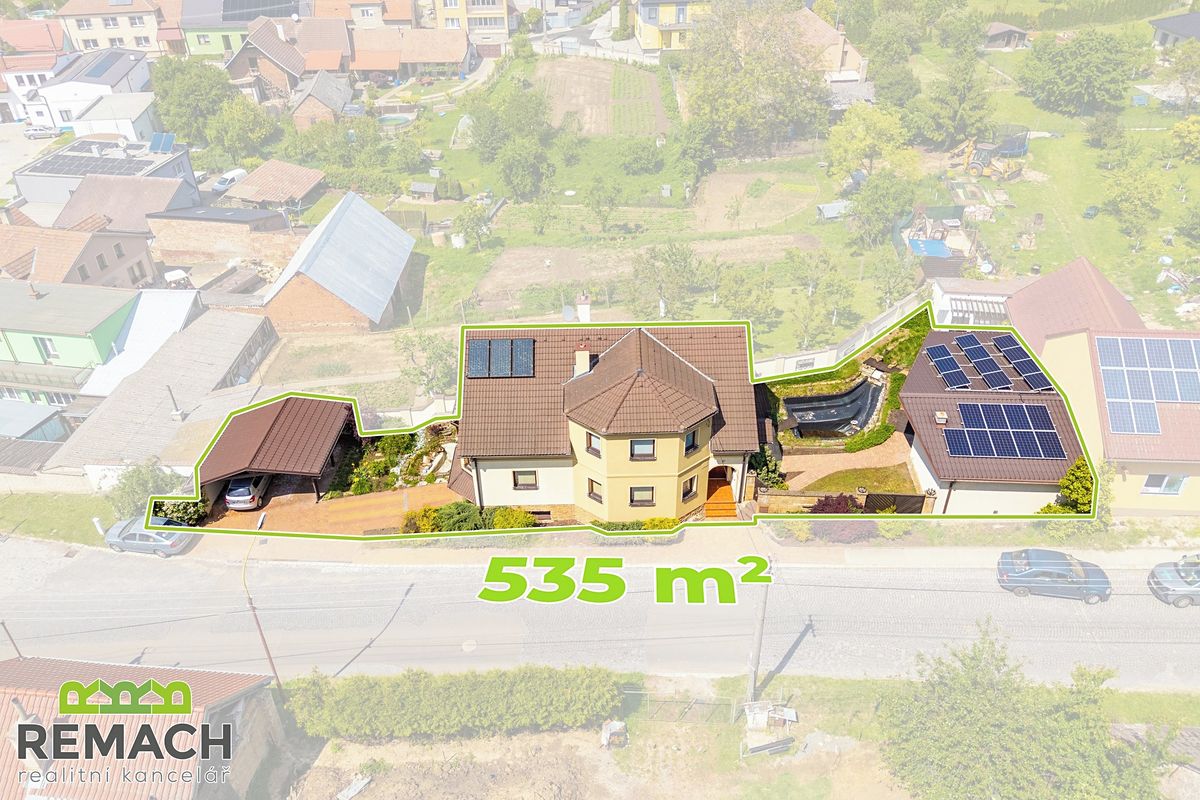 Prodej rodinného domu 288 m², pozemek 535 m²