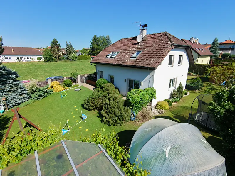 Prodej rodinného domu 216 m², pozemek 798 m², Zruč-Senec – náhled fotky 2