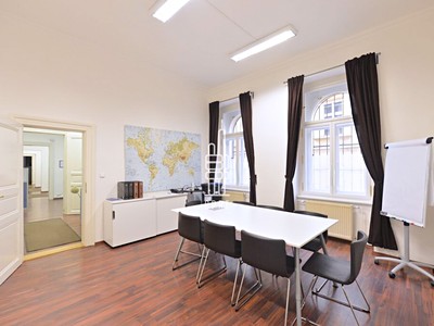 Pronájem komerčního prostoru, 228 m² (2 z 8)