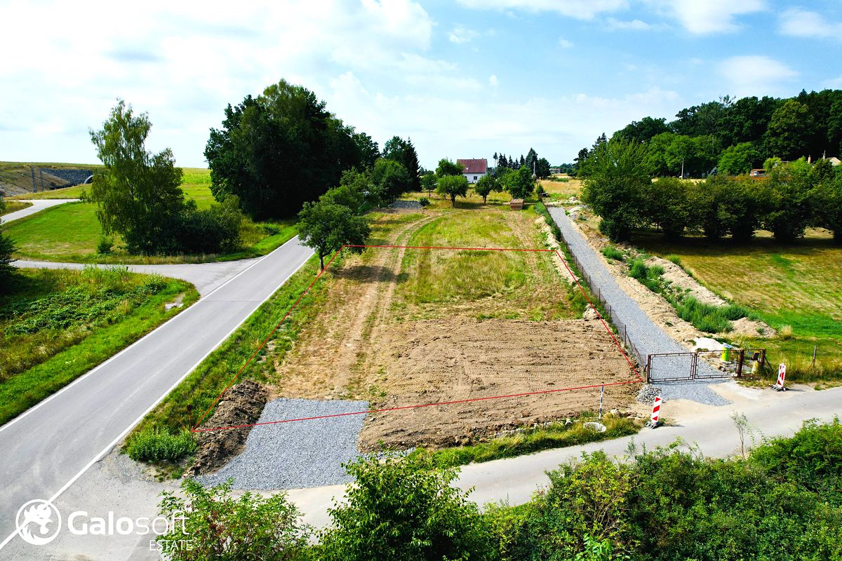 Prodej stavebního pozemku 1034 m² – fotografie 3
