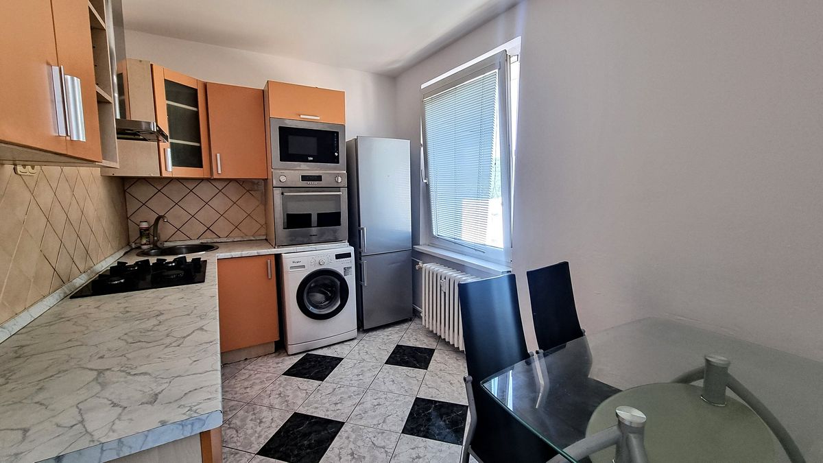 Pronájem bytu 3+1 64 m² – fotografie 2