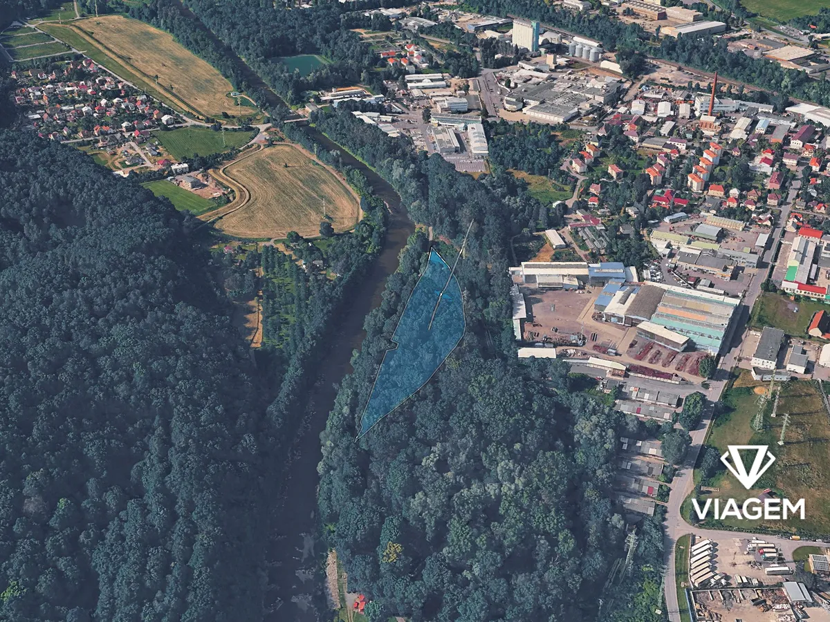 Prodej podílu 13/21 stavebního pozemku 7450 m²